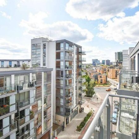 New Stylish 1 Bedroom Flat Stunning Balcony Views Brentford Exteriér fotografie